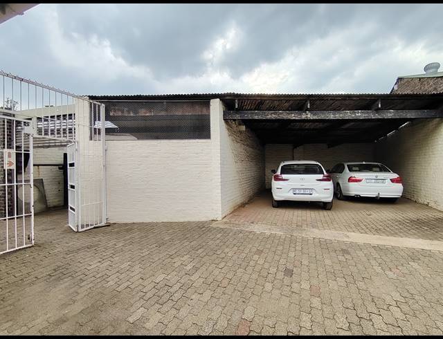 655M² WAREHOUSE FOR SALE IN DRIEHOEK